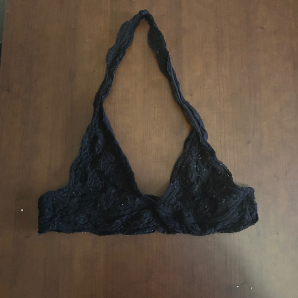 Black lacy bralette